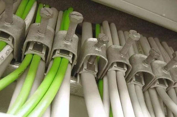 變頻器和西瑪電機之間的距離有什么講究嗎？